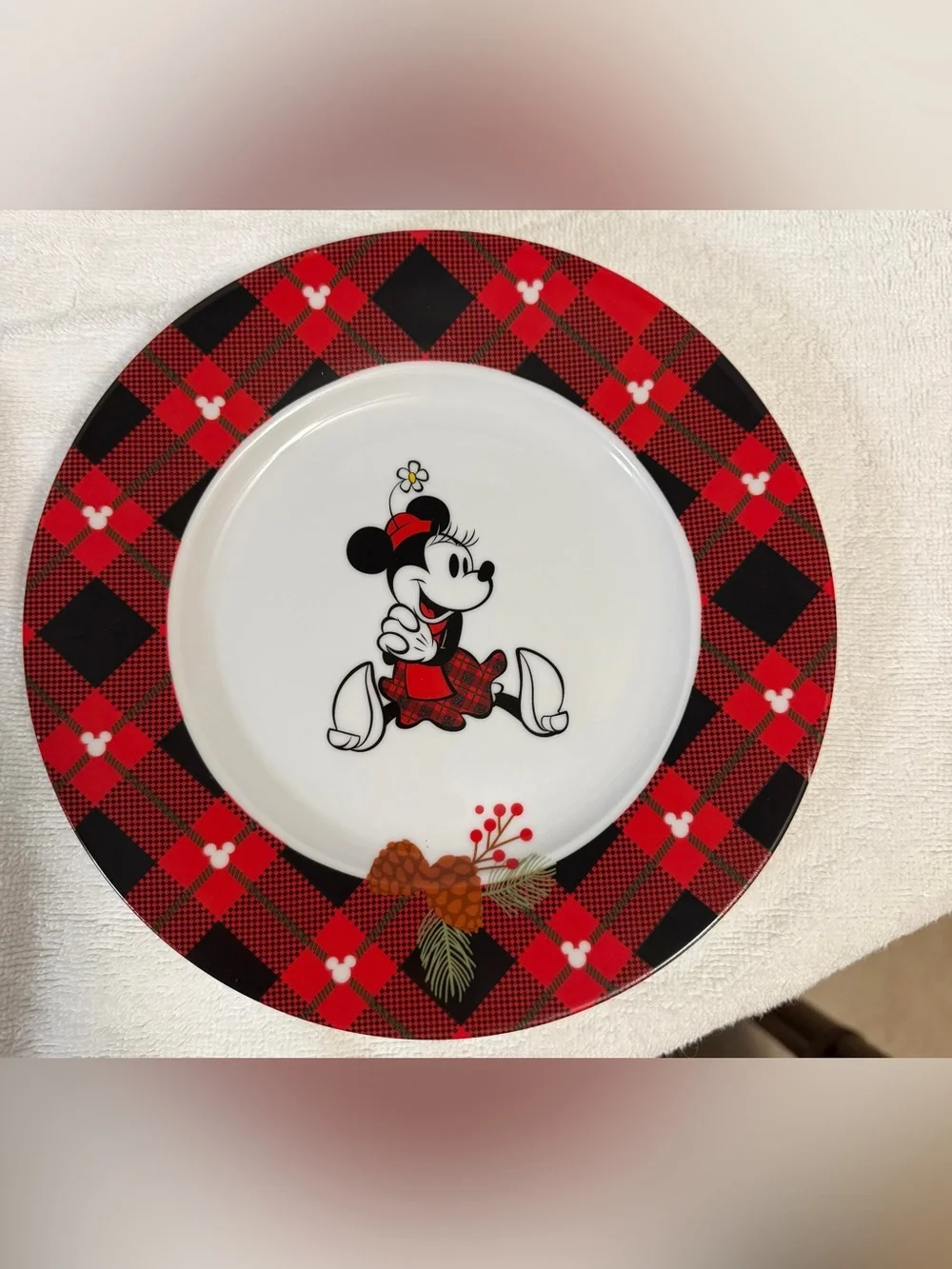 Disney Mickey Minnie Christmas Plaid Appetizer Plates Set 4 Ceramic NWT Zrike